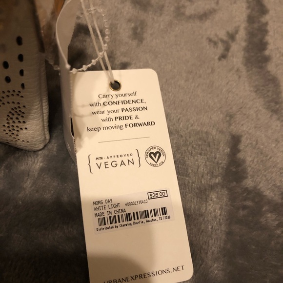 White Crossbody Bag w/ Gold Chain-Vegan - Picture 8 of 8